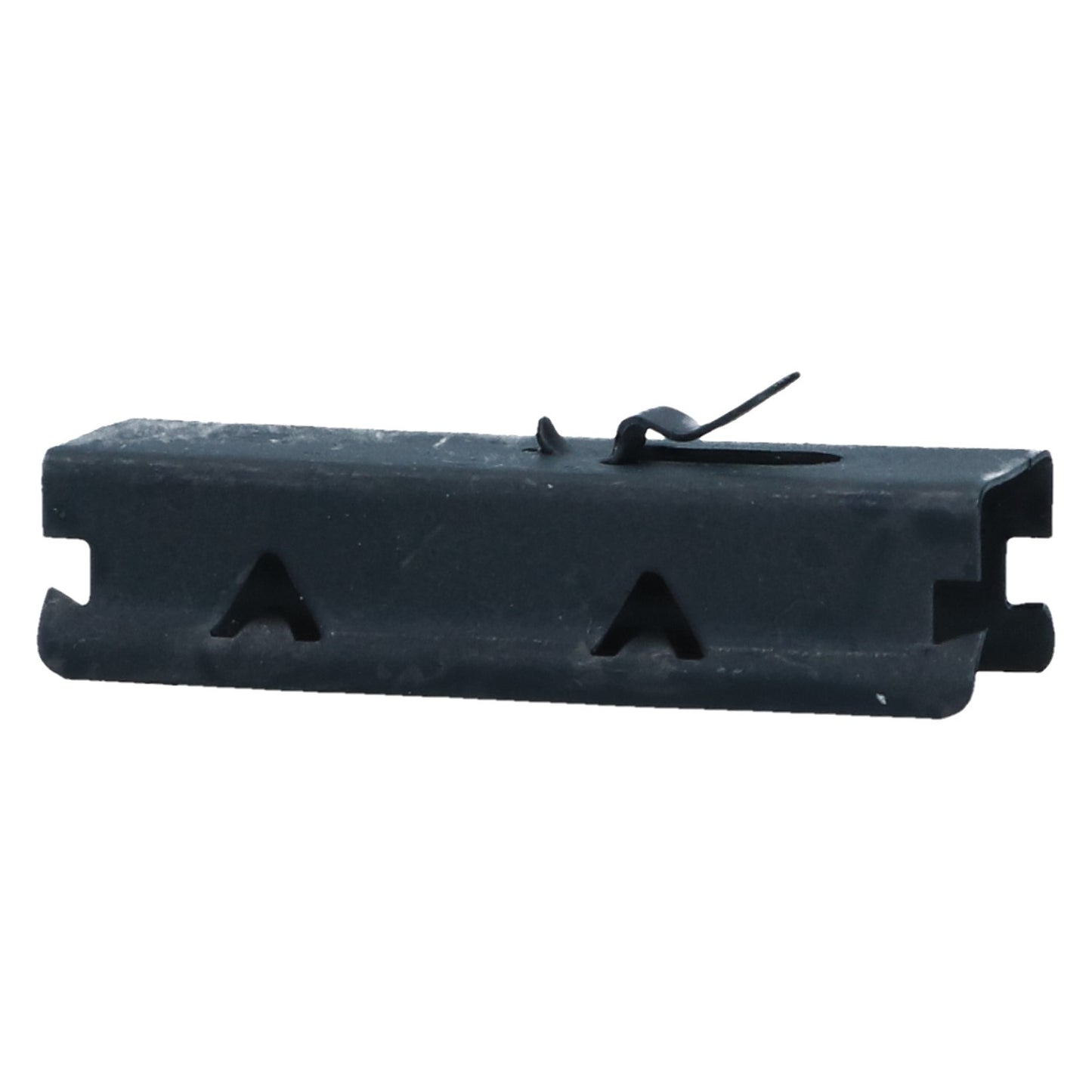 Retaining clip for U-form window channel