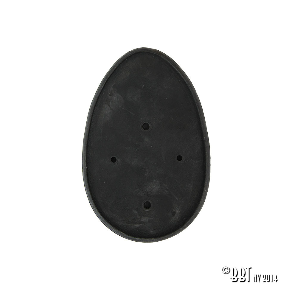 Tail light seal, between light and fender (hearts)