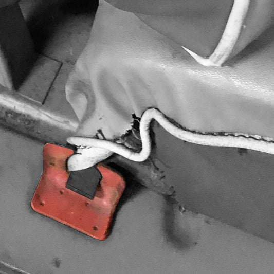 Lower bench seat mount Bus 03/55-07/62