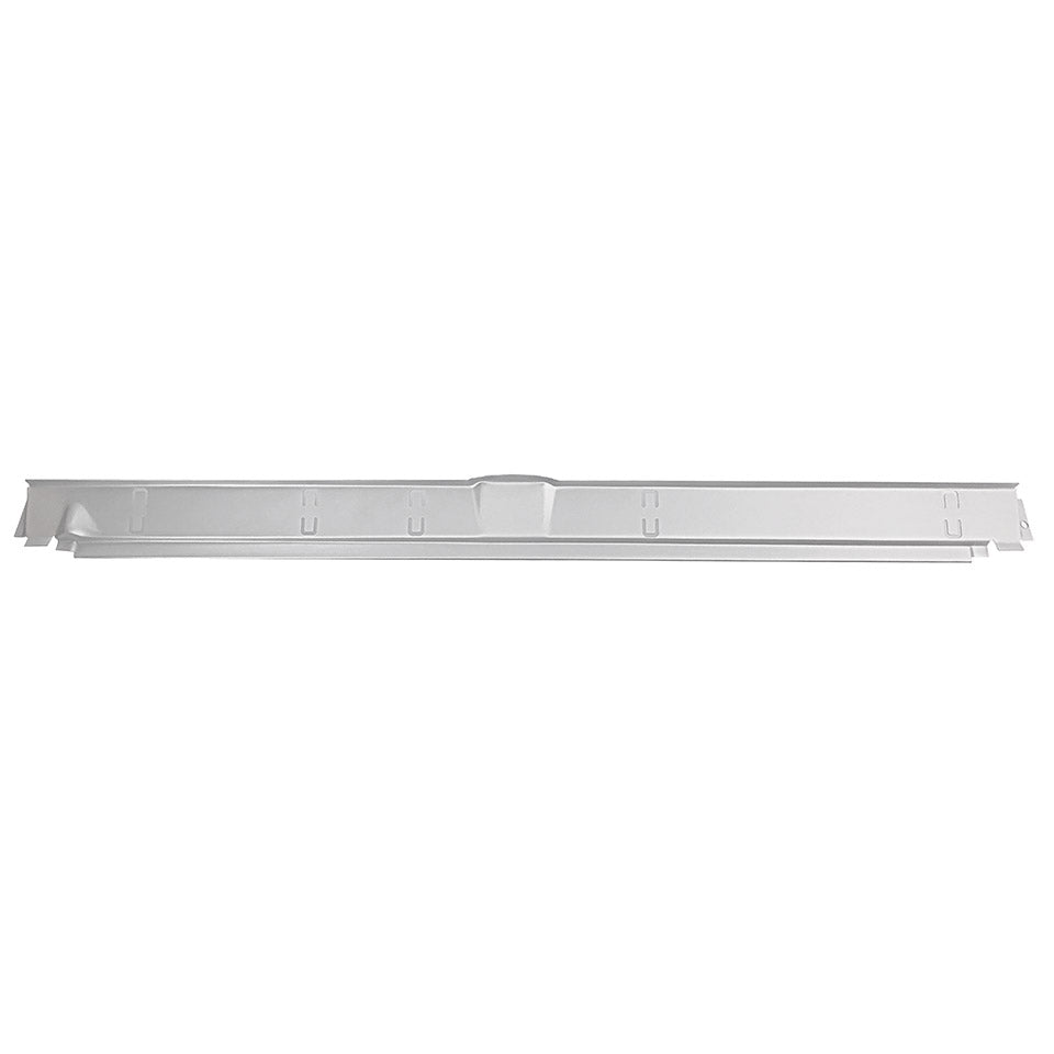 Engine lid hinge panel reinforsement