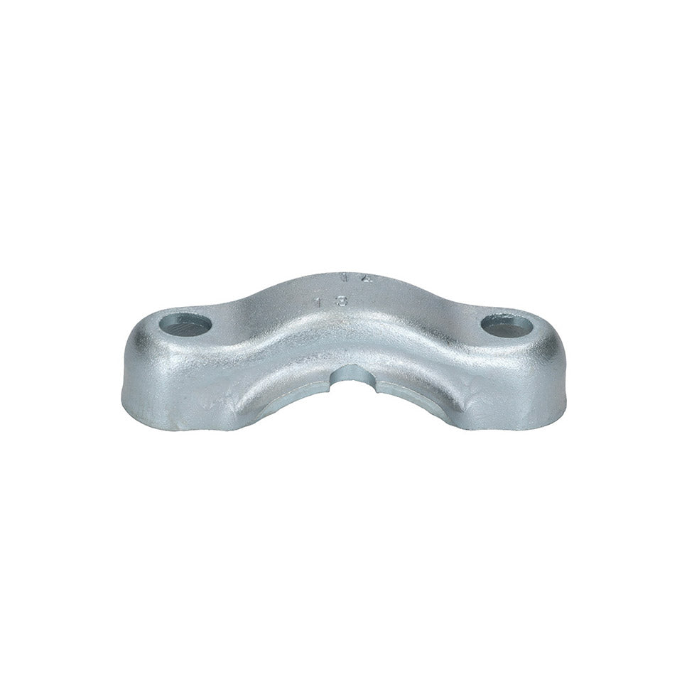 Steering box mounting shackle