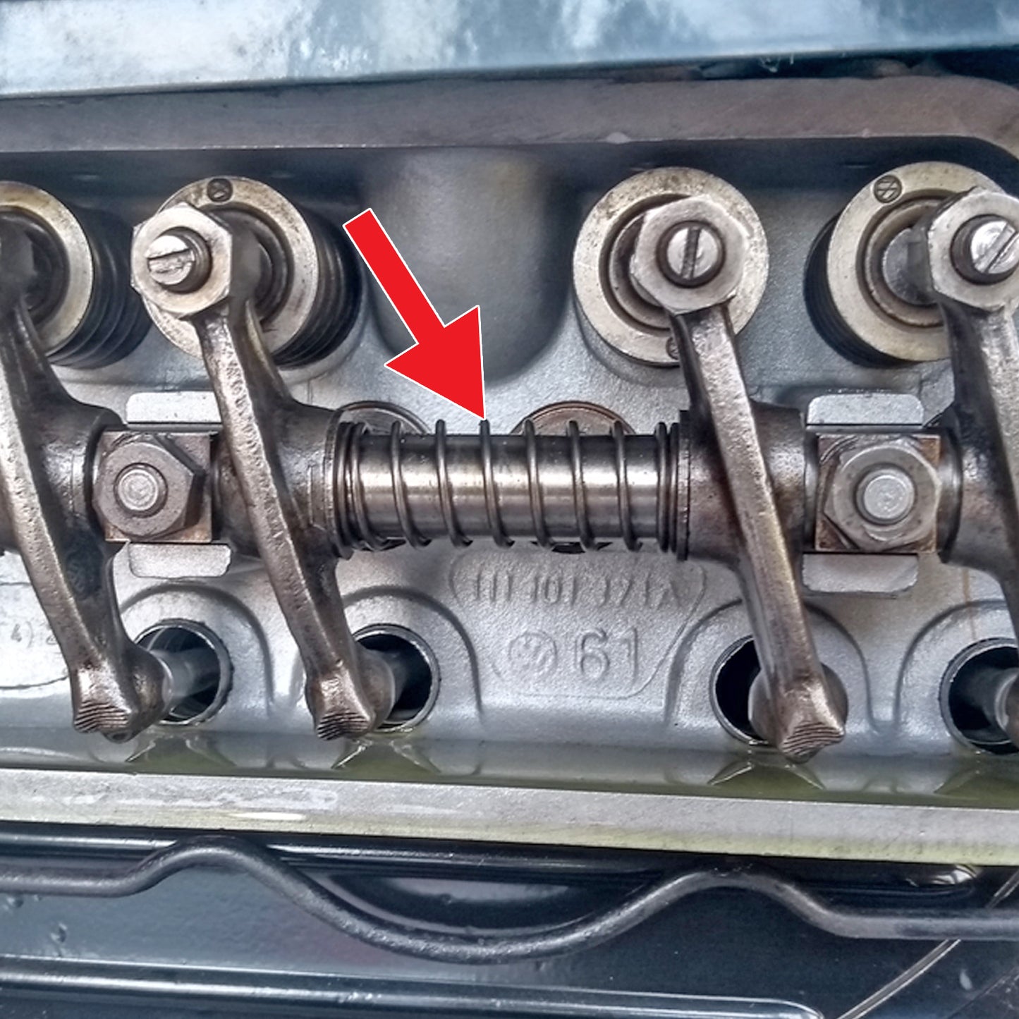 Spring for rocker arm shaft 25/30hp (1piece)
