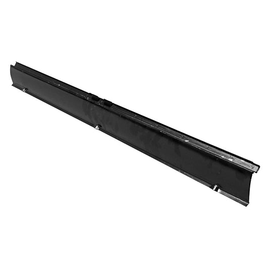 Sill under cargo door
