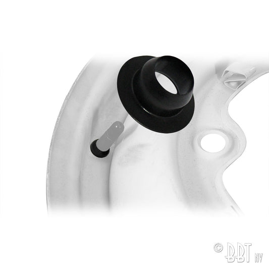 Valve adaptor for inner tube in 5-lug wheel (1)