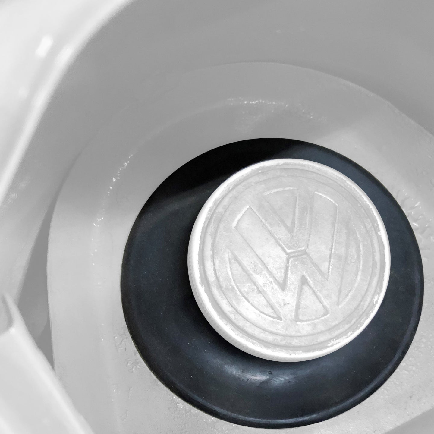 Seal filler neck